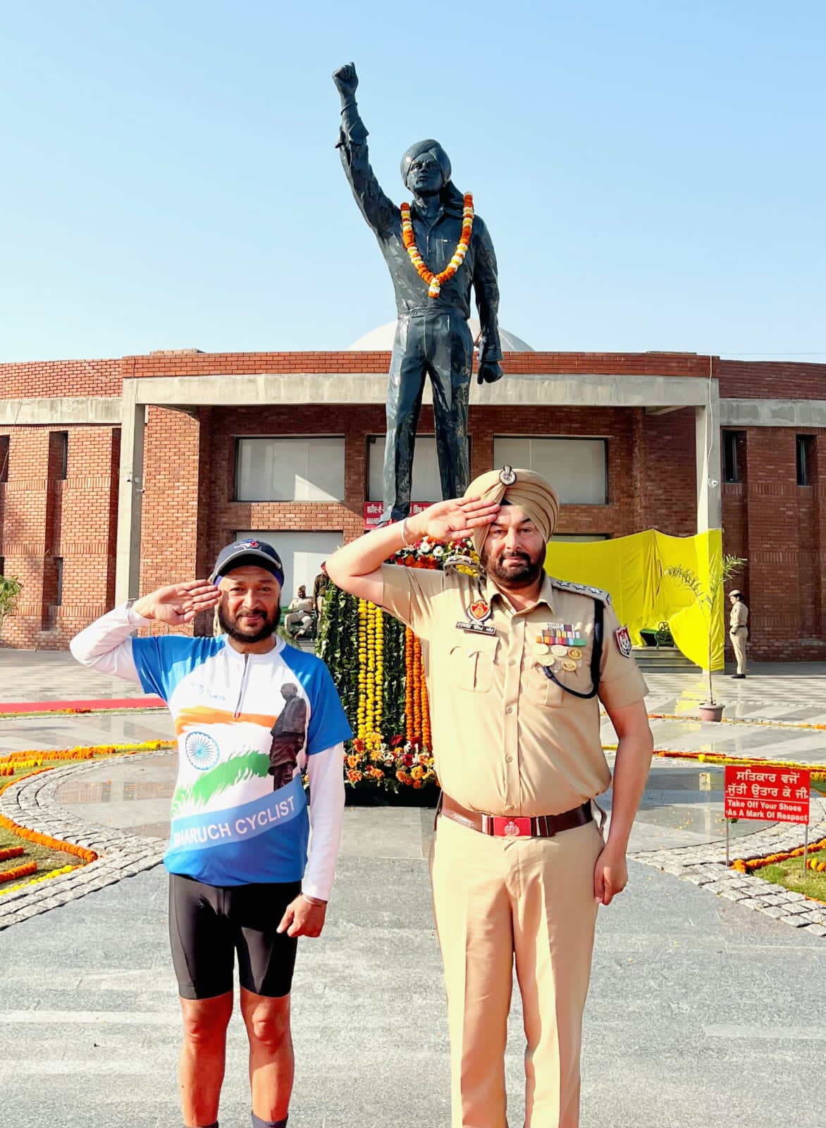 Balraj Singh Chauhan reached Khatkar Kalan to pay homage to Shaheed Bhagat Singh after cycling 121 km.